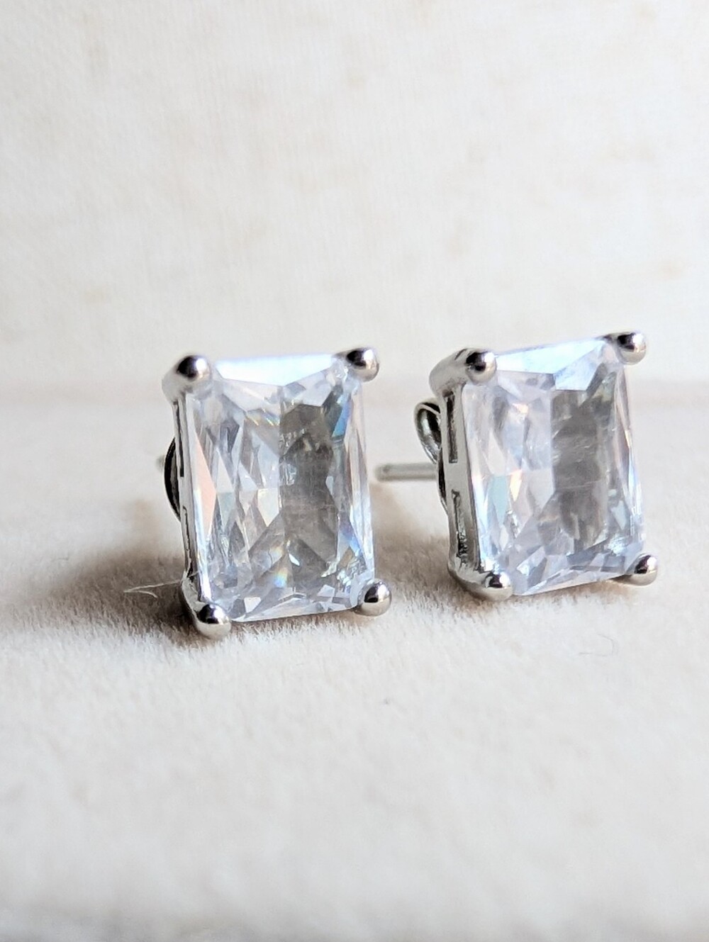 4 carat Moissanite and Silver Stud Earrings - Bundle and Save! 💎⚜️💎